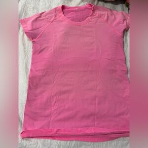 Pink Lululemon swiftly tech top #athleisure #yoga